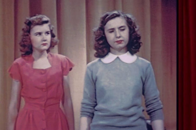 'Como ser bela' - Guia dos anos 40 para meninas do ensino médio