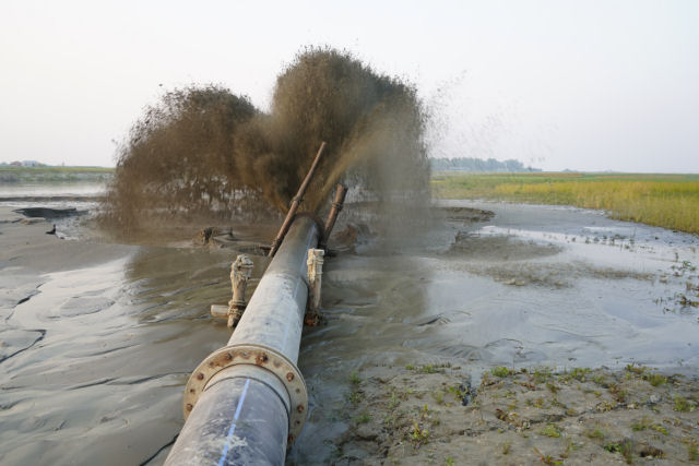 A mineração ilegal de areia está criando uma crise ecológica em Bangladesh
