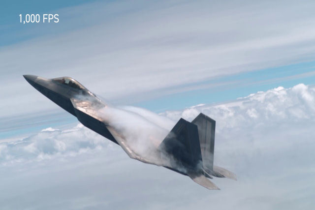Gloriosas cenas cinematográficas de um F-22 cruzando os céus em câmera lenta