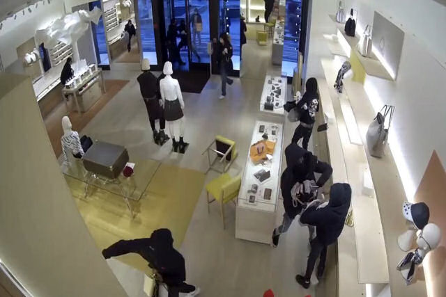 Loja Louis Vuitton sofre um 'roubo relâmpago' nos EUA