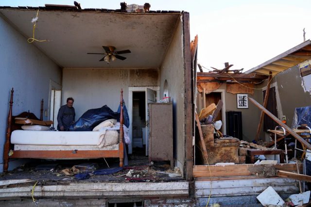 As imagens devastadoras de Kentucky depois da passagem de um tornado mortal