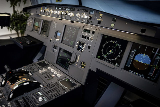 Se você tiver 300 mil sobrando pode montar uma cabine de A320 para seu simulador de voo