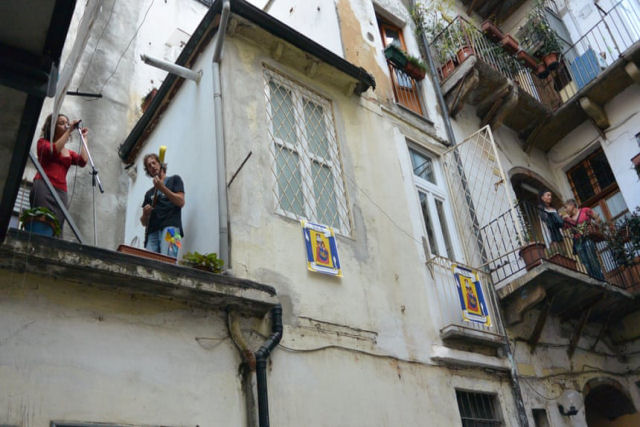 Como uma varanda de apartamento se tornou um dos palcos mais conhecidos da Itália