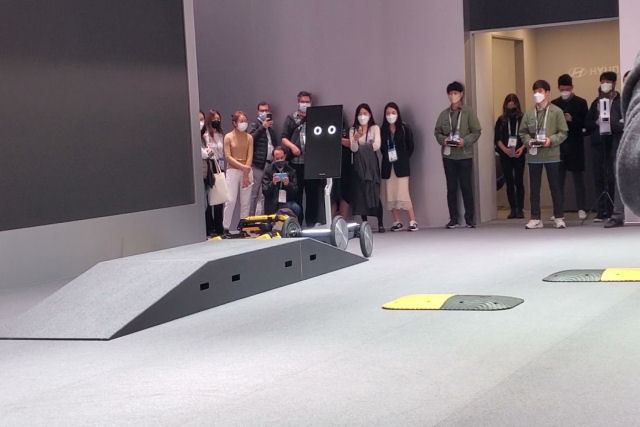 Os espantosos movimentos da plataforma robótica MobED da Boston Dynamics
