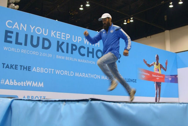 Corredores tentam manter o ritmo do recorde na maratona de Eliud Kipchoge