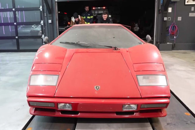 A fascinante restauração de um Lamborghini Countach abandonado durante 20 anos