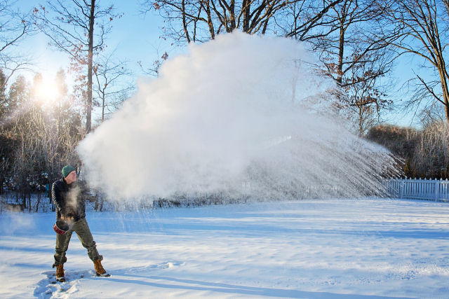 Mpemba, o bizarro efeito que permite que água quente congele mais rápido do que a fria