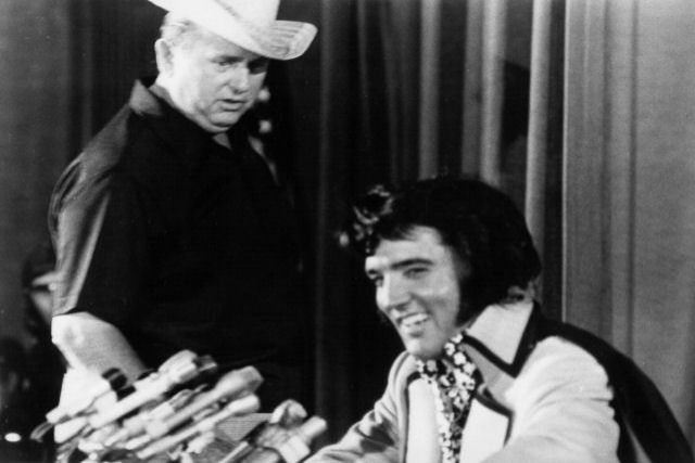 A estranha razão pela qual Elvis nunca fez uma turnê fora dos EUA
