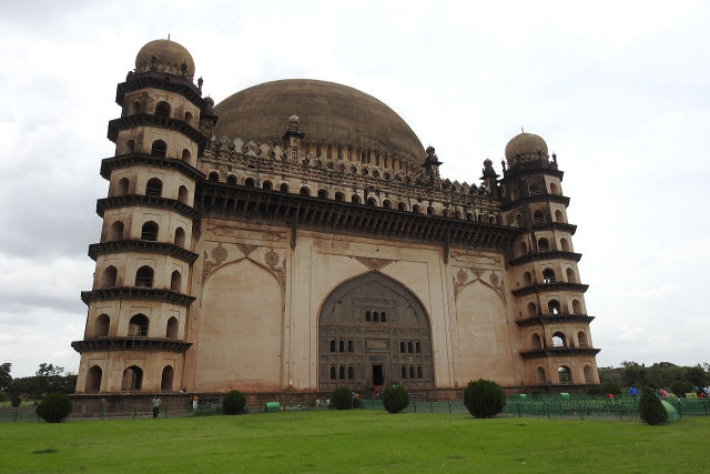 Mausoléu Gol Gumbaz: apropriadamente conhecido com Taj Mahal do sul da Índia