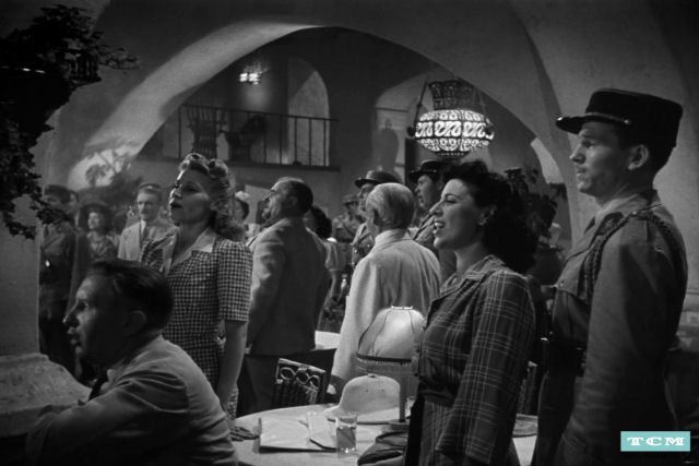 Relembrando uma das melhores cenas de 'Casablanca' em homenagem ao Dia da Bastilha