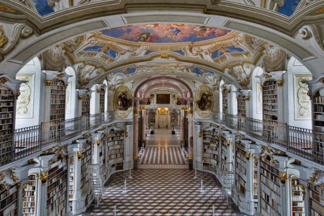 A Abadia de Admont na Áustria tem uma das bibliotecas mais bonitas do mundo
