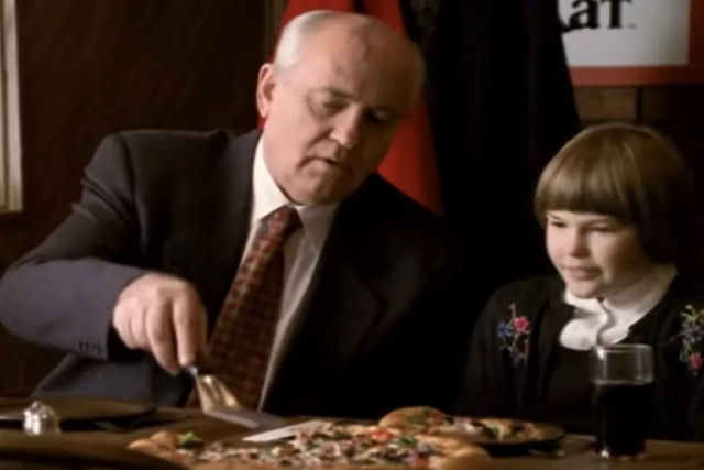 O dia em que Gorbachev estrelou uma propaganda de pizzaria