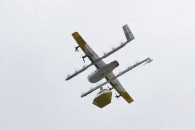 Drone de entrega de comida cai e pega fogo, deixando milhares sem energia