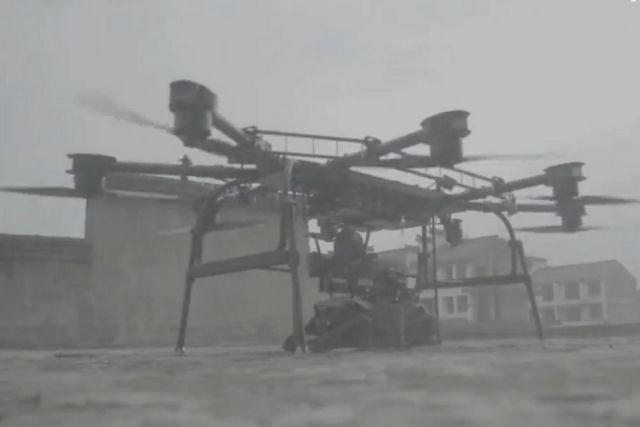 Rob quadrpede fabricado na China est armado e pode ser implantado por drone