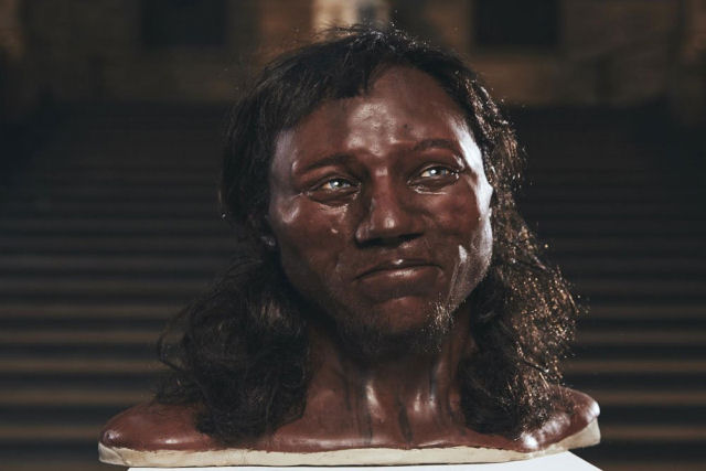 Esqueleto de 10.000 anos encontrado na Gr-Bretanha tem um descendente moderno morando perto