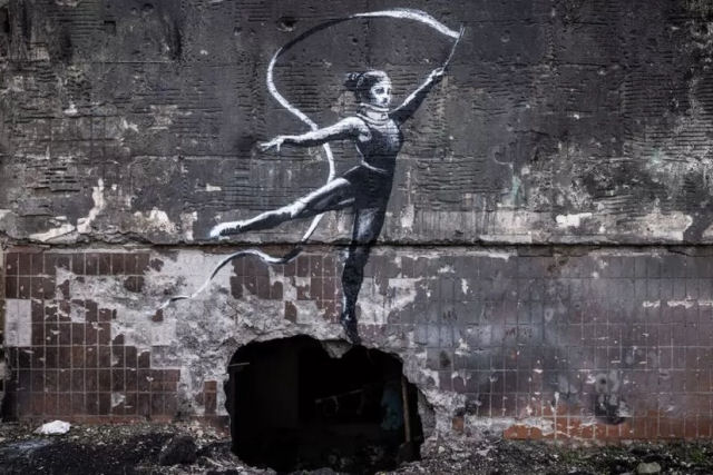 Novas obras de Banksy surgem em meio  destruio na Ucrnia