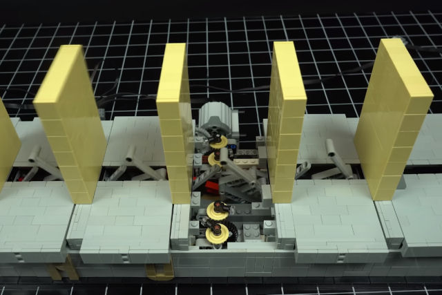Esta brilhante máquina de dominó Lego auto-empilhante é uma maravilha da engenharia