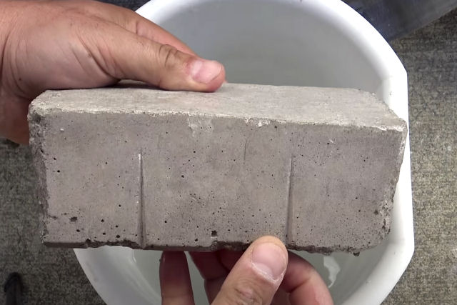 Como fazer concreto romano, um dos materiais de construção mais duradouros da civilização humana