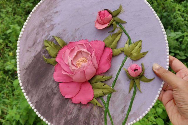 Esculpindo flores 3D realistas com tinta