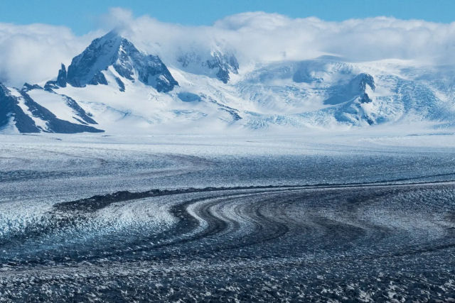 O campo de gelo da Patagnia  uma das maiores geleiras no polares da Terra