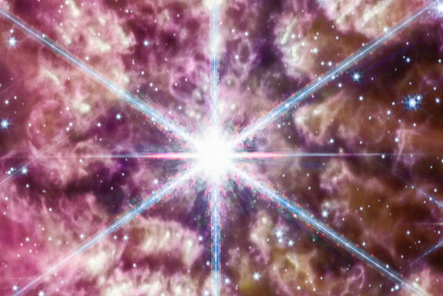 Veja a rara nova imagem do Telescpio James Webb de uma estrela moribunda