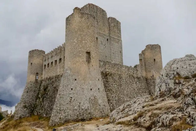 Castelo de Rocha Calascio, uma das fortalezas de maior altitude da Europa