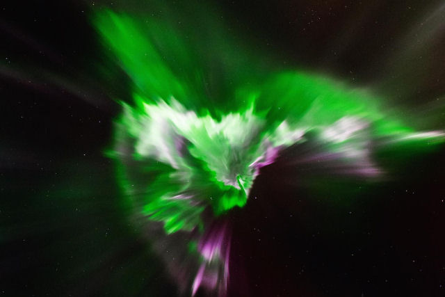 Imagens de tirar o flego da aurora boreal sobre o Alasca