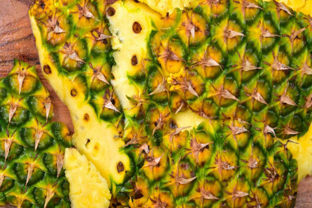 Cascas de abacaxi podem substituir os produtos de limpeza?