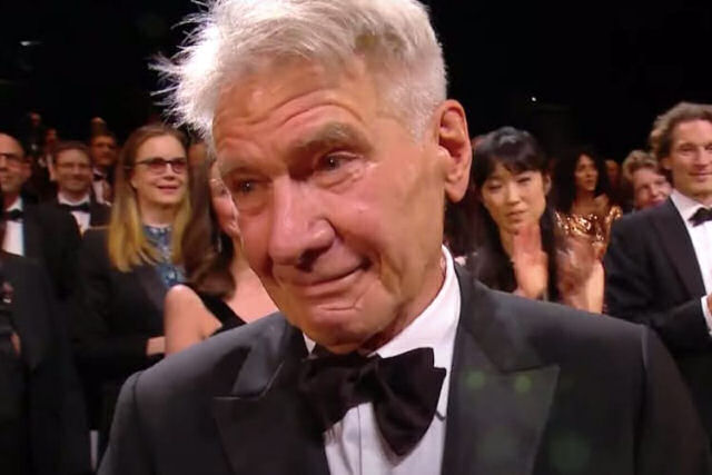 Harrison Ford chora ao ser aplaudido de p durante a estreia de 'Indiana Jones' em Cannes