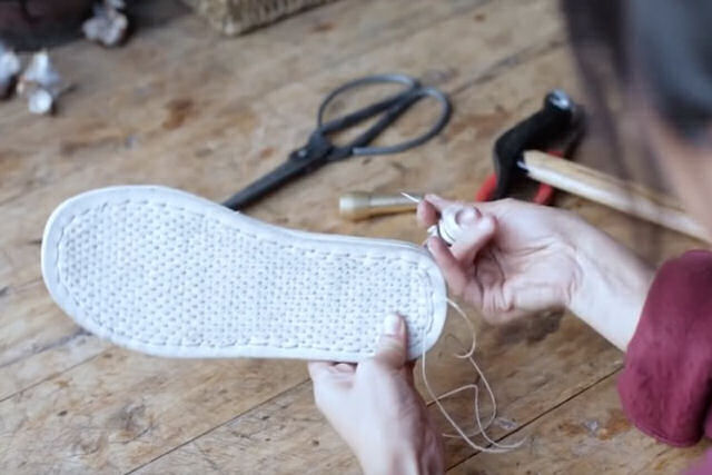 Como so feitas as tradicionais sapatilhas de pano chinesas
