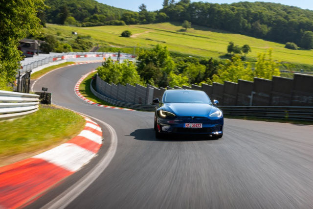 Tesla Model S Plaid com novo Track Pack estabelece um recorde em Nrburgring