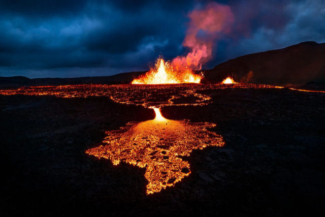 Imagens incríveis de drone mostram a última erupção do vulcão Fagradalsfjall, na Islândia