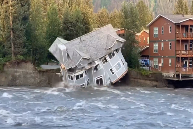 Inundaes glaciais recorde varreram 2 casas na capital do Alasca