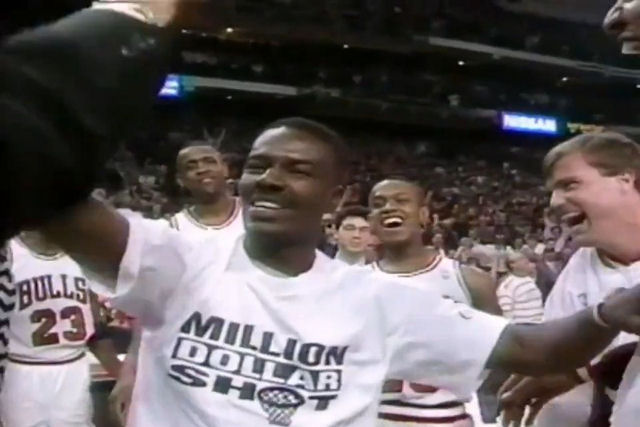 Em 1993, o torcedor do Bulls, Don Calhoun, ganhou US$ 1.000.000, mas quase no recebeu