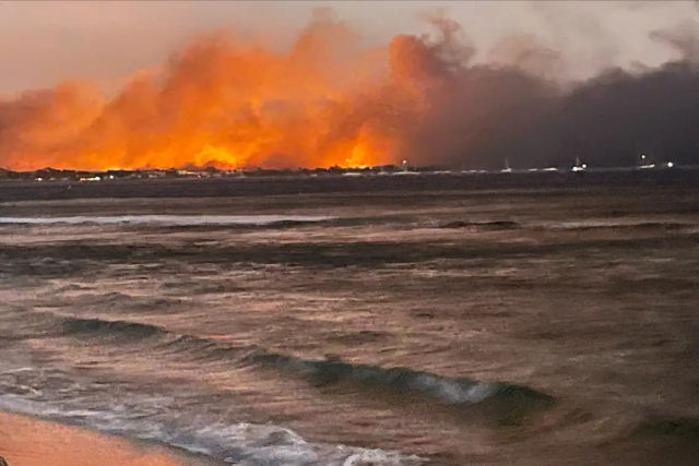 Famlia de Maui sobreviveu a incndios florestais vagando no Pacfico por 5 horas