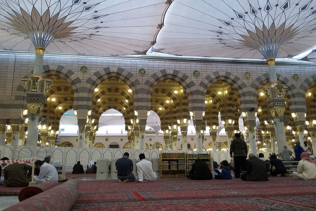 Os incrveis guarda-sis da Mesquita dos Profetas na Arbia Saudita
