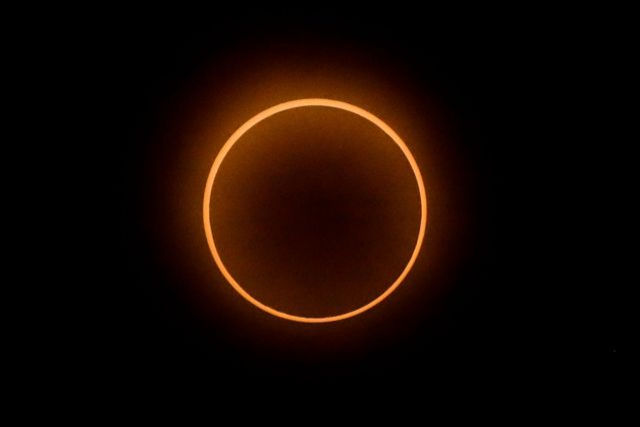 Satlite captura o eclipse solar anular a mais de um milho de quilmetros da Terra