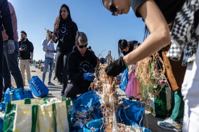 O projeto Gyrecraft transforma lixo oceânico em arte sustentável