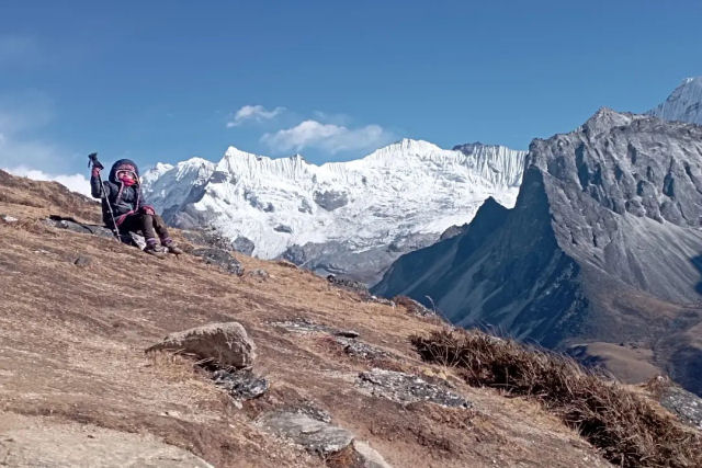 Menina de 4 anos se tornou a pessoa mais jovem a chegar ao acampamento base do Monte Everest