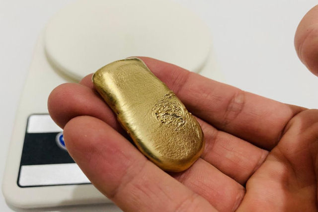 Como os sucateiros lucram com o ouro do seu computador antigo 