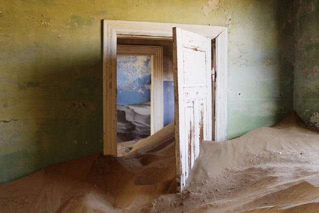 A cidade fantasma de Kolmanskop perdida nas areias do tempo da Nambia