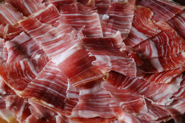 Por que o presunto ibrico espanhol  a carne curada mais cara do mundo?