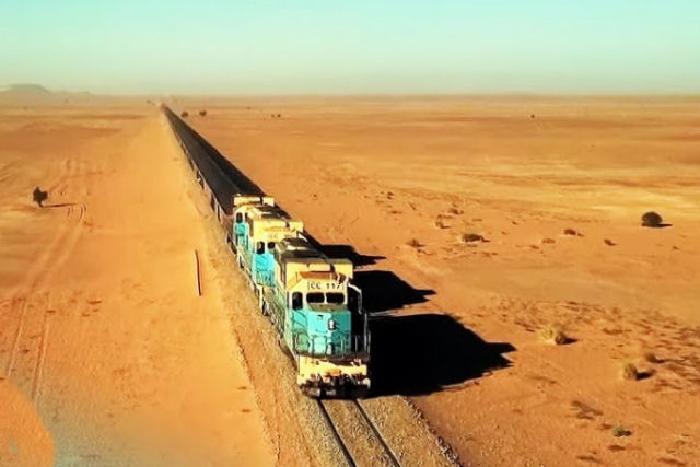 Serpente do Deserto: o trem de minrio de ferro da Mauritnia