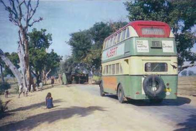 A rota de nibus entre Londres e Calcut era considerada como a mais longa do mundo