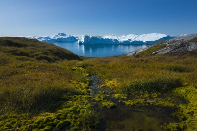 Time-lapse panormico mostra a evoluo sazonal dos icebergs da Groenlndia