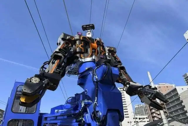 Enorme rob humanoide  contratado para consertar ferrovias japonesas