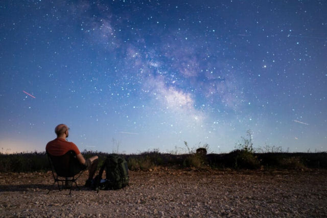 Fotgrafo passa 10 anos criando um time-lapse de 8K da Via Lctea de outro mundo