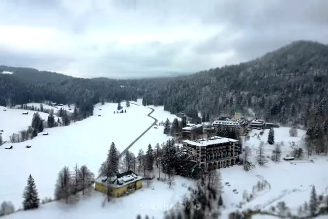 A beleza de tirar o flego dos Alpes da Baviera ao longo de quatro estaes