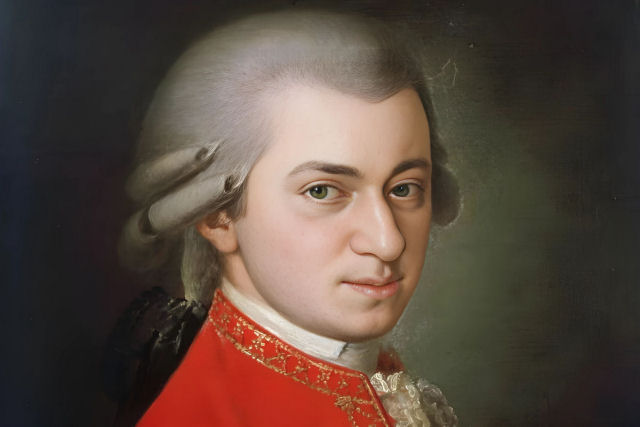 A evoluo da msica de Mozart de 1761 a 1791 tocada ao piano