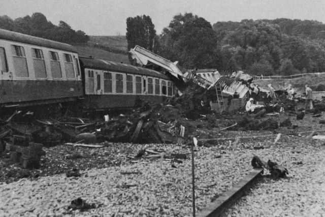 A histria do dia em que as Ferrovias Britnicas deliberadamente provocaram um acidente ferrovirio